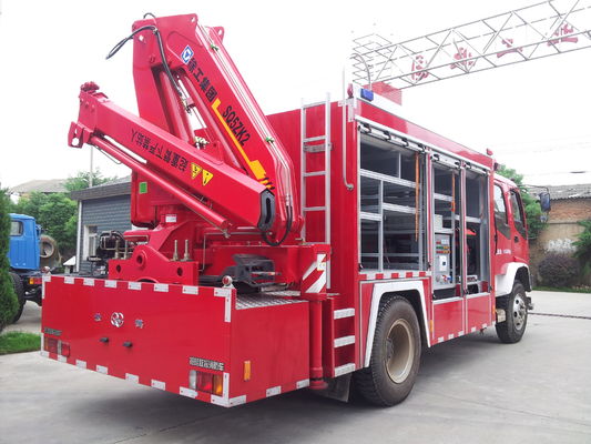 ISUZU Diesel Light Rescue Fire Truck 4X2 177kw With 5 Ton Crane