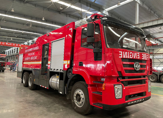 緊急時の消火活動のための 10 トンの泡のレスキュー エンジンの普通消防車 6x4