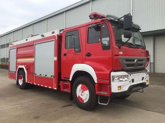 水の泡6000L容量のHOWOの倍の小屋の森林消防車266HP