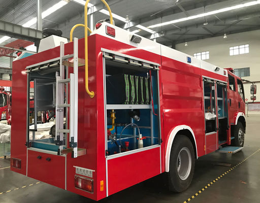 HOWO 6 Wheeled Foam Fire Fighting Truck 4000L Capacity For Forest