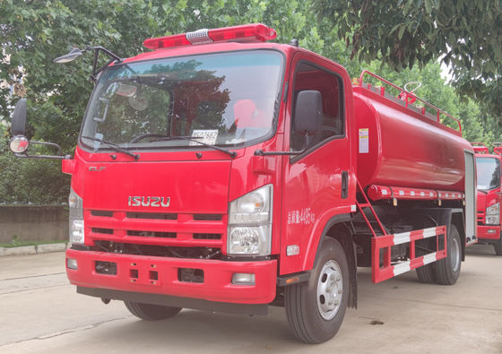 8t水タンクが付いているISUZU 190HPの森林消防車4x2赤い色